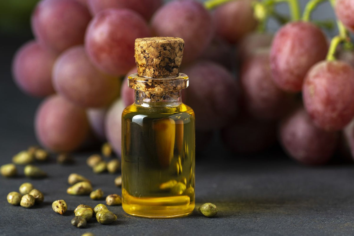 Image of Grape Seeds and Grapes Seed Oil used in LEITIN Skincare